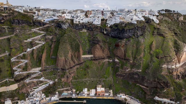 Swarm of strong earthquakes in Greece prompts thousands to evacuate