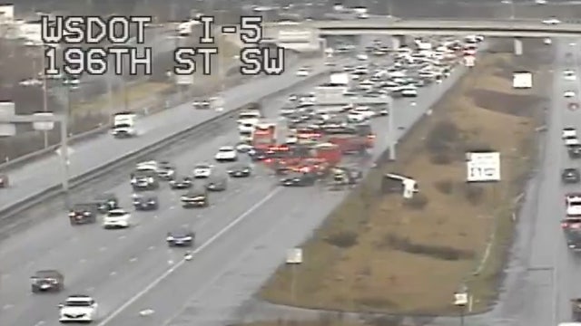Two crashes on I-5 in Lynnwood, WA cause traffic disruptions
