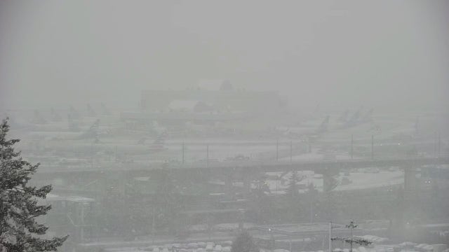 LIVE UPDATES: Snow continues to fall in western WA