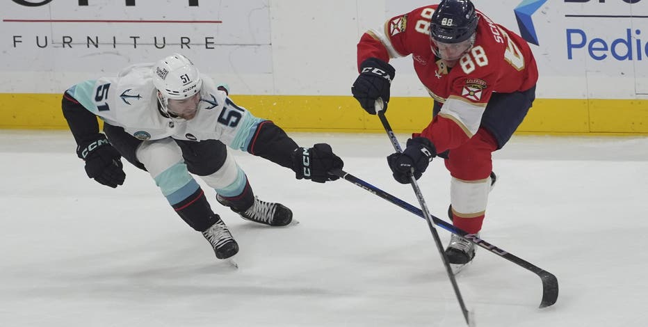 Shane Wright scores as Seattle Kraken fall 4-1 to Lightning