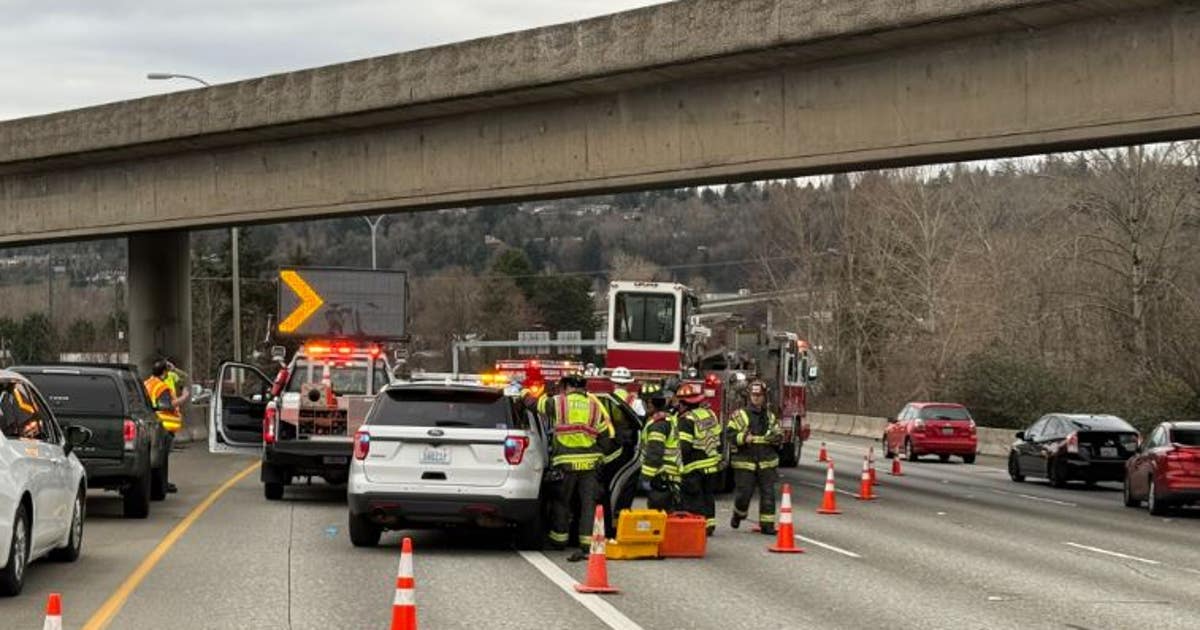 Car goes off SR 599 overpass, lands on I-5 in Tukwila | FOX 13 Seattle