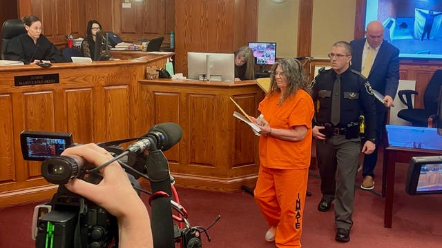 Couple who spent 5 years in WA sentenced for forcing adopted children to work as 'slaves'