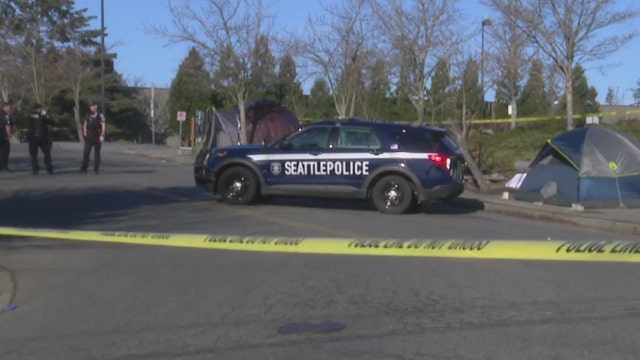 North Seattle encampment fire kills 1 man