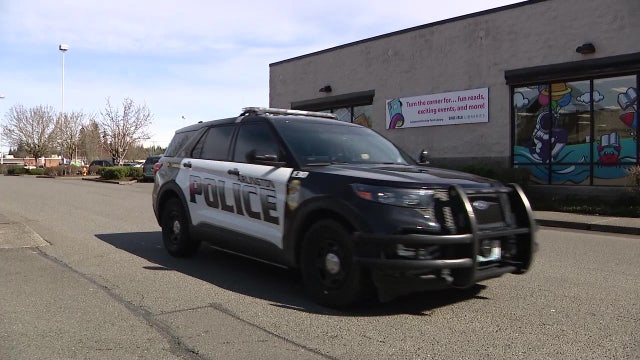 Arlington, WA residents warned of group selling fake gold jewelry, stealing