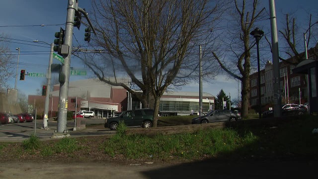 Garfield High School placed on lockdown after reported robbery at Grocery Outlet