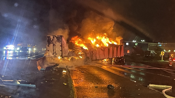 Semi-truck driver killed in crash on I-5 in Tacoma, WA