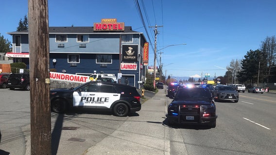 2 arrested after hours-long standoff in Everett, WA