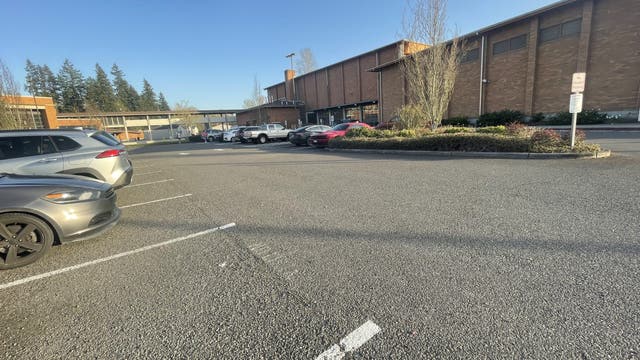 Renton, WA teen escapes into school after man stalks her in white sedan