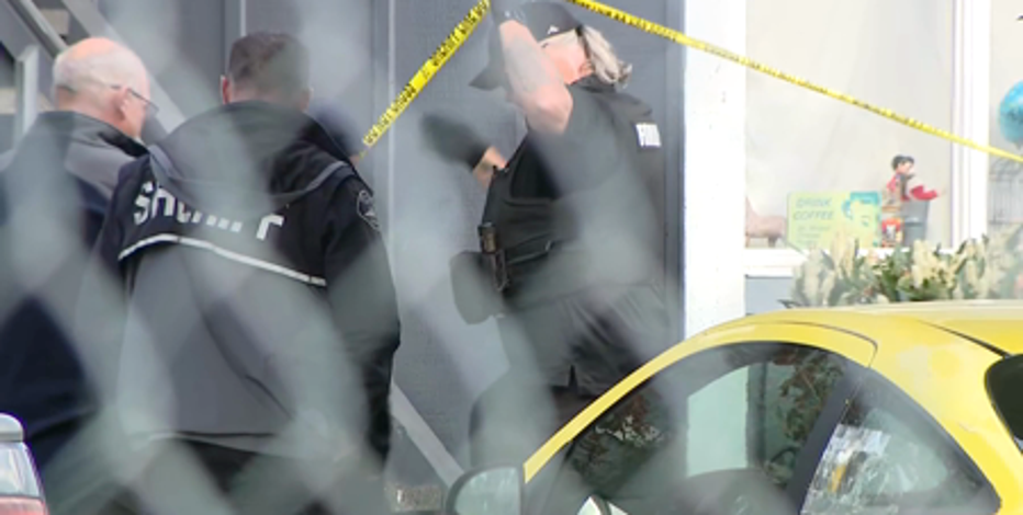 Teen in custody for stabbing mother's boyfriend, Pierce County deputies say