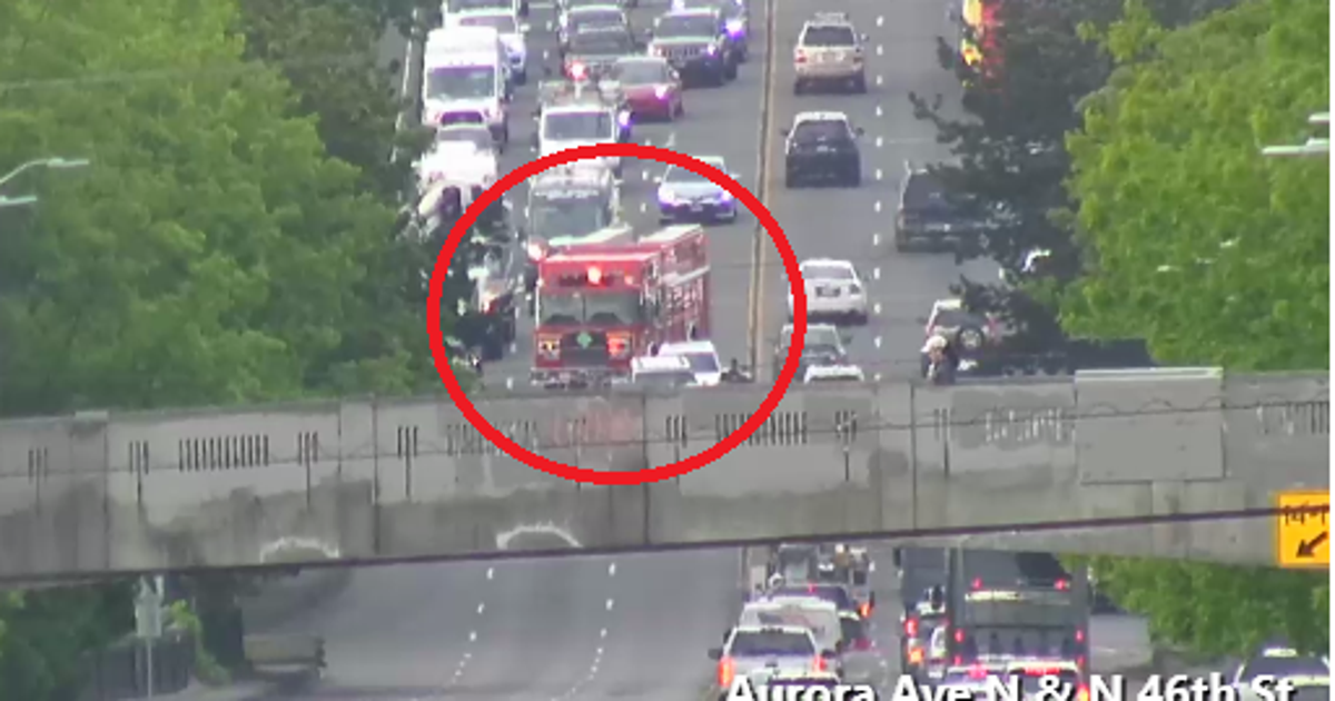 Multi-car crash on Aurora Bridge clears | FOX 13 Seattle