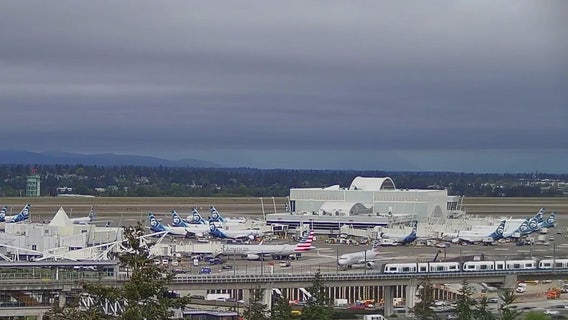 150 air fuelers at Sea-Tac Airport authorize strike