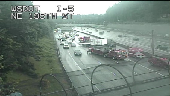 Jackknifed semi causes Shoreline traffic backup on I-5 South