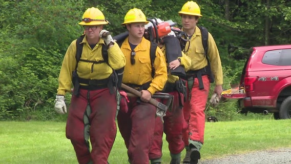 Firefighters in western WA train for possibility of 'above average' wildfire season