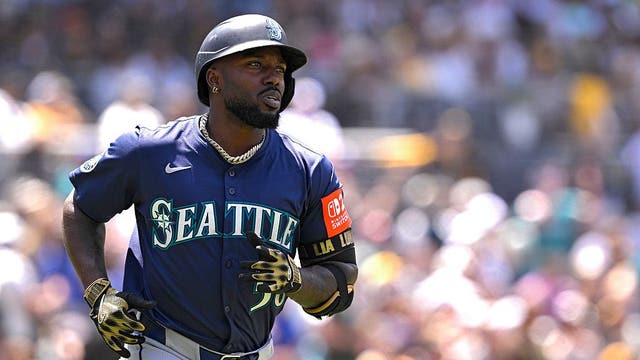 Randy Arozarena homers as Seattle Mariners sweep Padres with 6-1 win