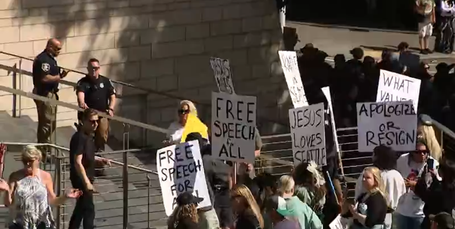 FBI scrutiny puts pressure on Seattle mayor after protest clash