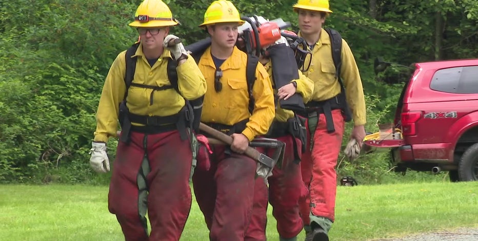 Firefighters in western WA train for possibility of 'above average' wildfire season