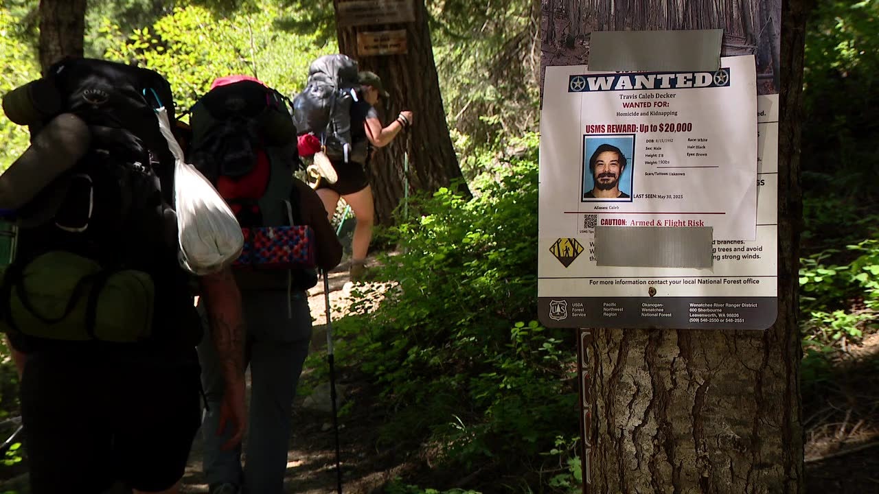 Updated photos of Travis Decker shown in new wanted poster | FOX 13 Seattle