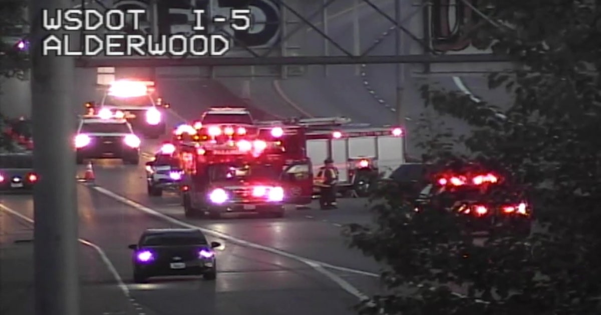 Deadly crash on SR 525 in Lynnwood, WA | FOX 13 Seattle