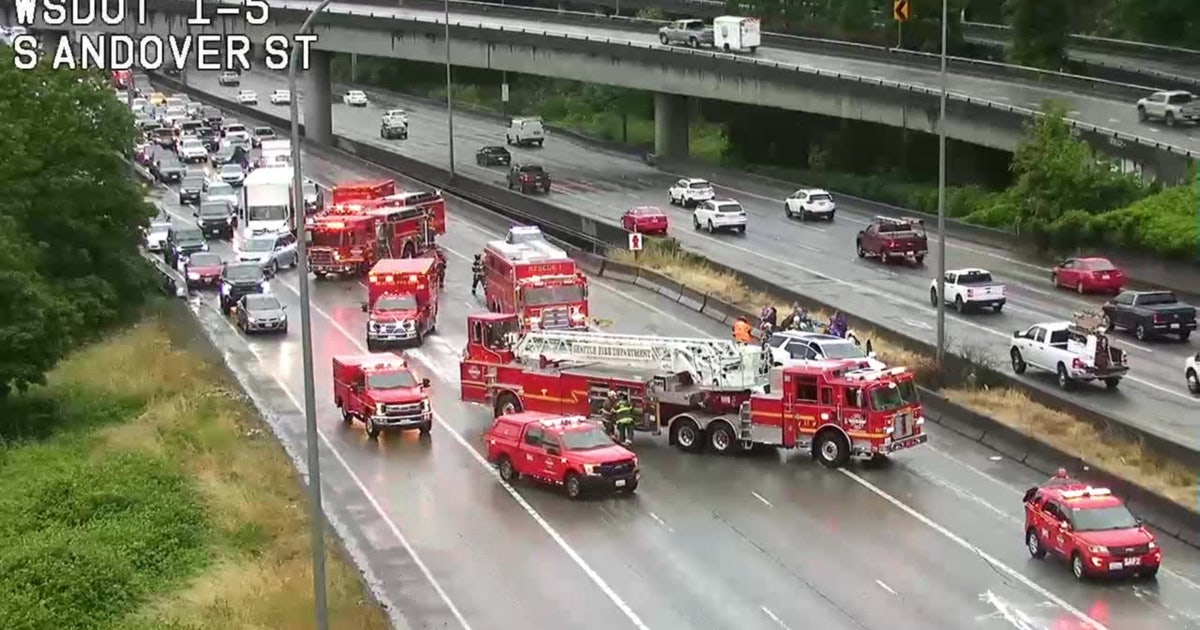4-car crash snarles traffic on I-5 in South Seattle | FOX 13 Seattle