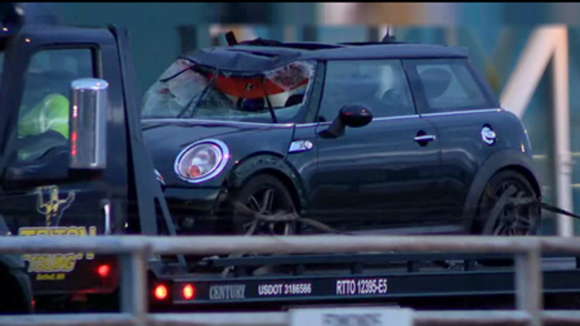 2 dead after car submerges at WA's Edmonds Ferry Dock following pursuit