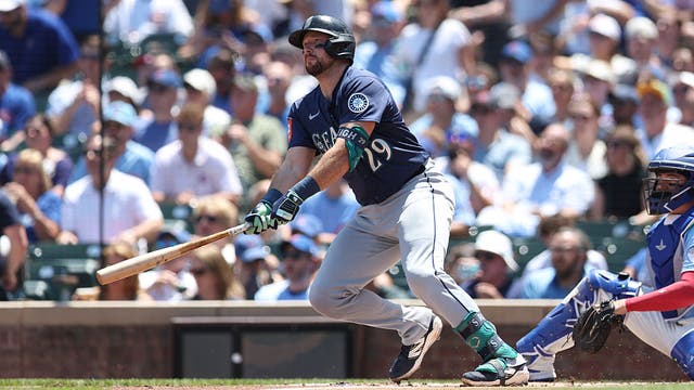 Raleigh homers twice, breaks Bench's record in Seattle Mariners' 9-4 win over Chicago Cubs