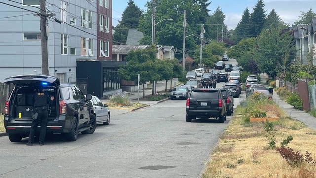 Seattle police SWAT arrest man after shooting on Aurora Ave.