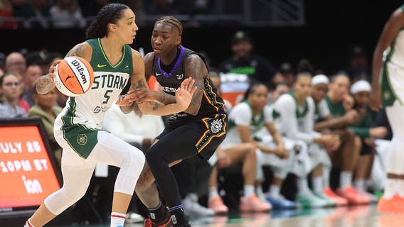 Seattle Storm overcome sloppy start, use strong 4th quarter to top Sun 79-65