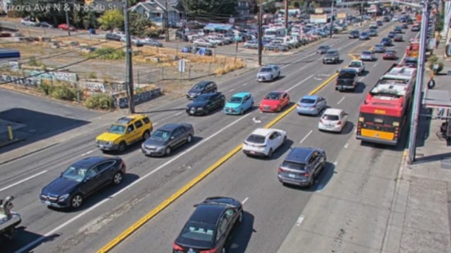 Man shot during armed robbery near Aurora Ave. in Seattle