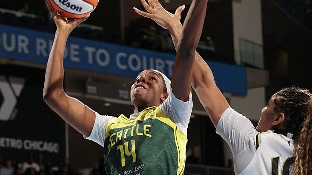 Skylar Diggins, Dominique Malonga lead Seattle Storm to 95-57 rout of Sky