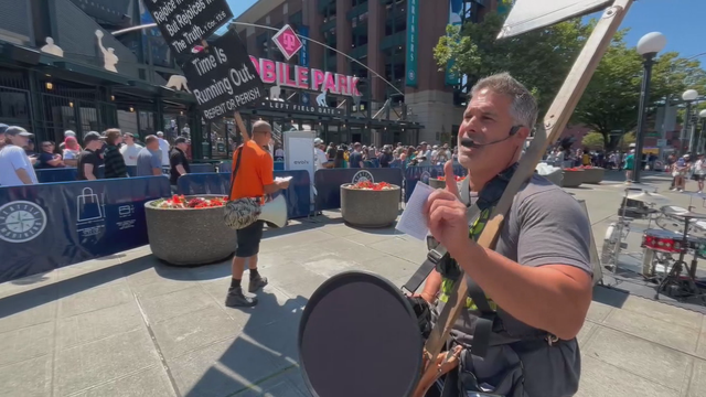 Seattle Mariners fans fed up with megaphone preachers