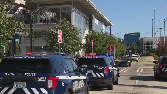 Police search for suspects after shooting in Seattle's Northgate neighborhood