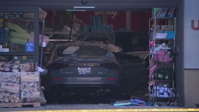 1 dead, 3 injured after car crashes into Kirkland, WA grocery store