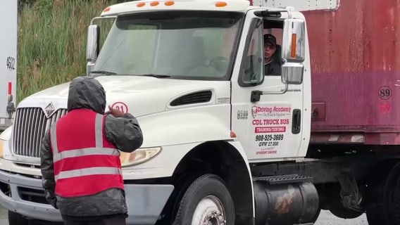 WA risks federal funding over truck driver language requirement