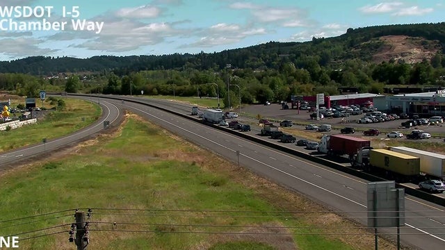Armed man fires at train crew, police before being shot in Lewis County, WA