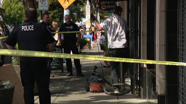 Gym staff help employees escape West Seattle jewelry robbers