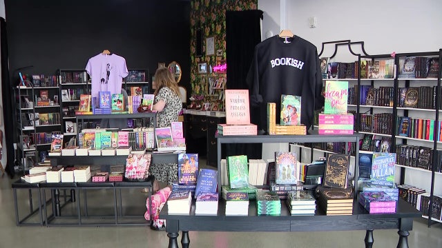 Pacific Northwest sees surge in bookstores dedicated to romance novels