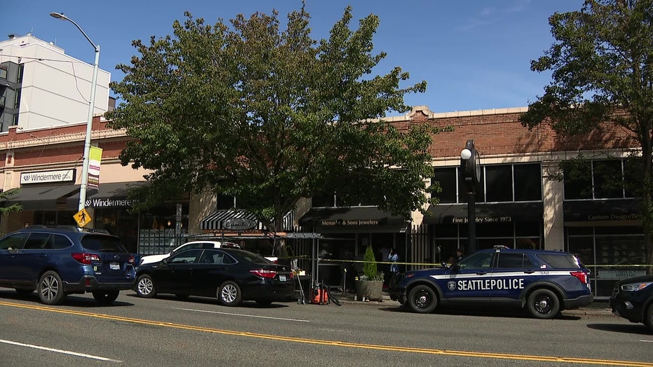 Menashe & Sons Jewelers robbed in broad daylight