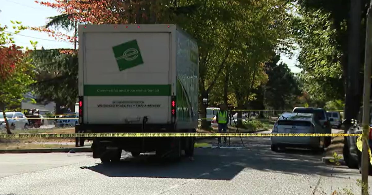 Seattle police investigate deadly crash in Beacon Hill | FOX 13 Seattle