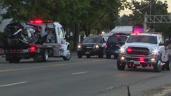 Police investigate crash in Kent, WA