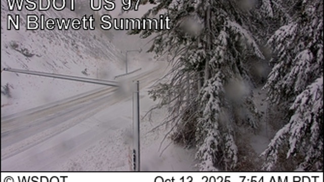 WA's Blewett Pass reopens after heavy snowfall caused spinouts