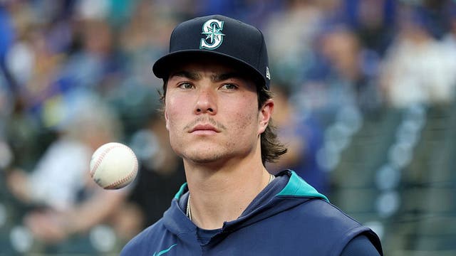 Bryan Woo throws off mound for Seattle Mariners, but return timeline still unclear