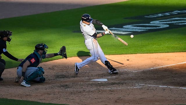 Seattle Mariners squander lead, lose Game 4 to Tigers 9-3 in ALDS