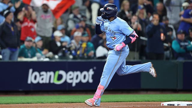 Andrés Giménez drives in four runs as Seattle Mariners lose Game 4 of ALCS 8-2 to Blue Jays