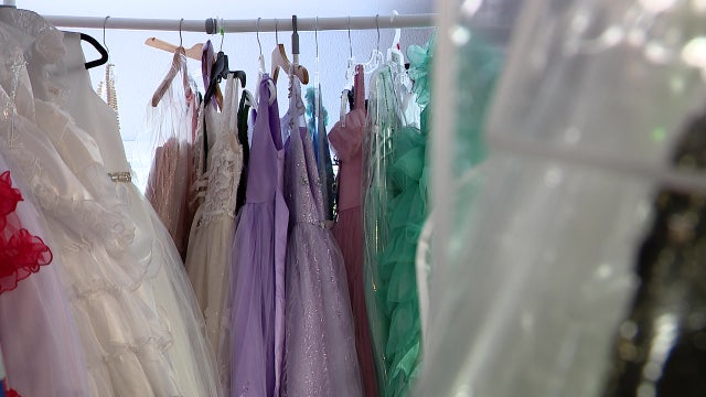 Burien, WA boutique owner says thieves stole gowns, jewelry, makeup