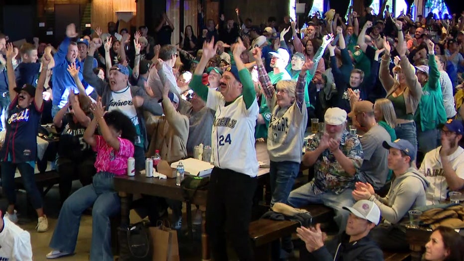 Fans react to Mariners ALCS Game 2