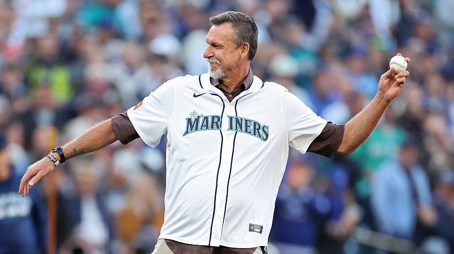 Seattle Mariners to retire Randy Johnson's No. 51 in May