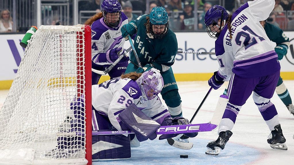 Seattle Torrent set record for highest-attended U.S. women's hockey game, lose 3-0 to Minnesota Frost