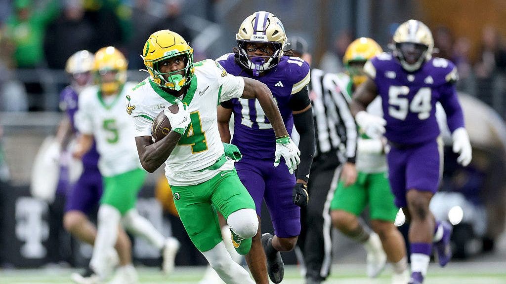 Malik Benson's 64-yard TD helps No. 5 Oregon pull away for 26-14 win over Washington