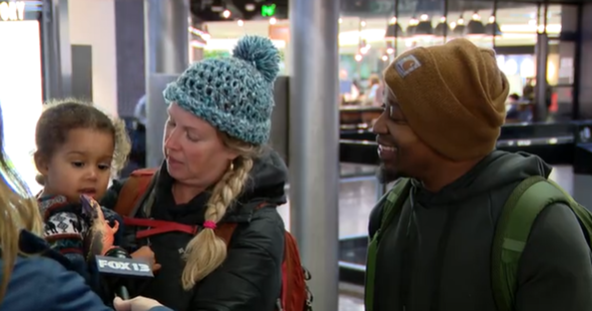 Thanksgiving holiday travel underway at Sea-Tac Airport | FOX 13 Seattle