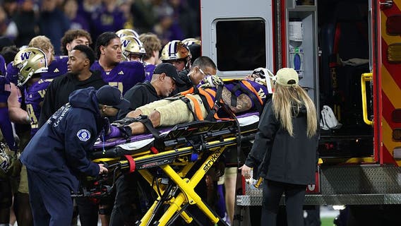 Washington WR Raiden Vines-Bright leaves game in ambulance after taking big hit